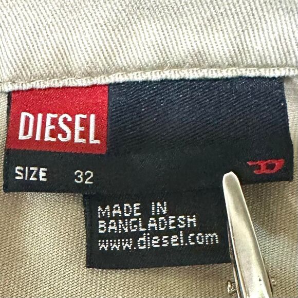 DIESEL Y2K 2000s Khaki Tan Distressed Baggy Cargo Shorts Pockets Men 32 Gorpcore - Picture 7 of 8